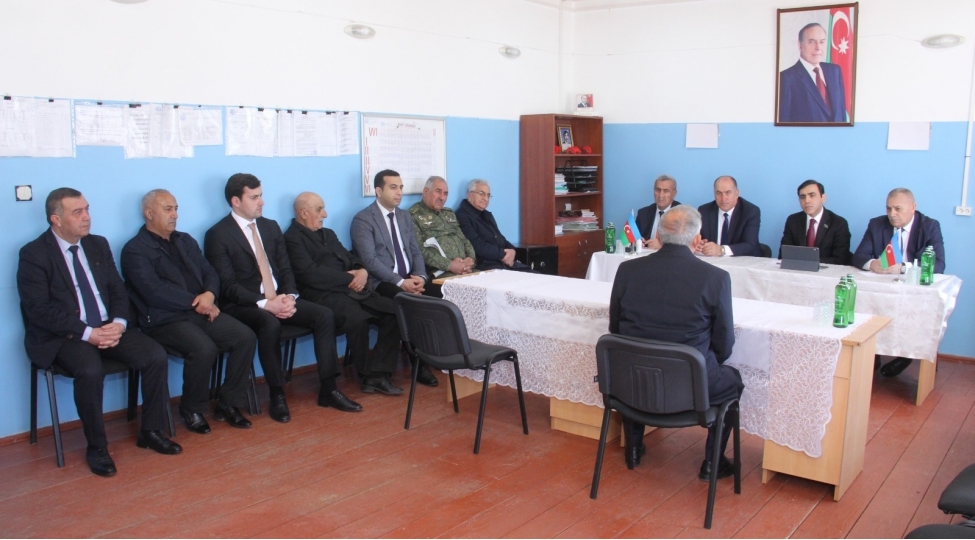 anar-memmedov-terterde-sakinlerin-muracietlerini-dinleyib