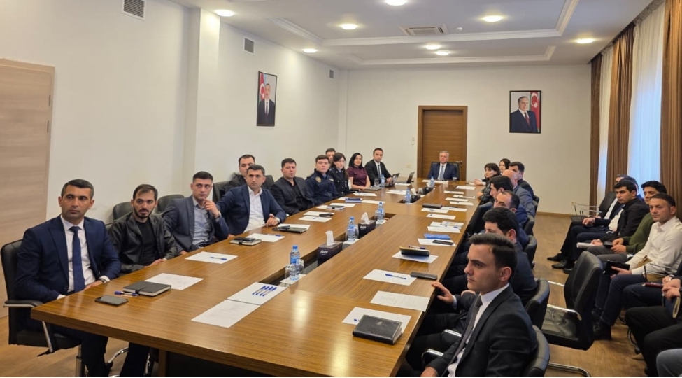 dovlet-qurumlari-geleceyin-texnologiyalarina-hazirlanir-bilesuvarda-reqemsal-savadliliq-telimleri-kechirilib