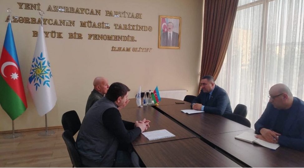 mushfiq-memmedli-siyezende-sechicilerle-novbeti-gorush-kechirib