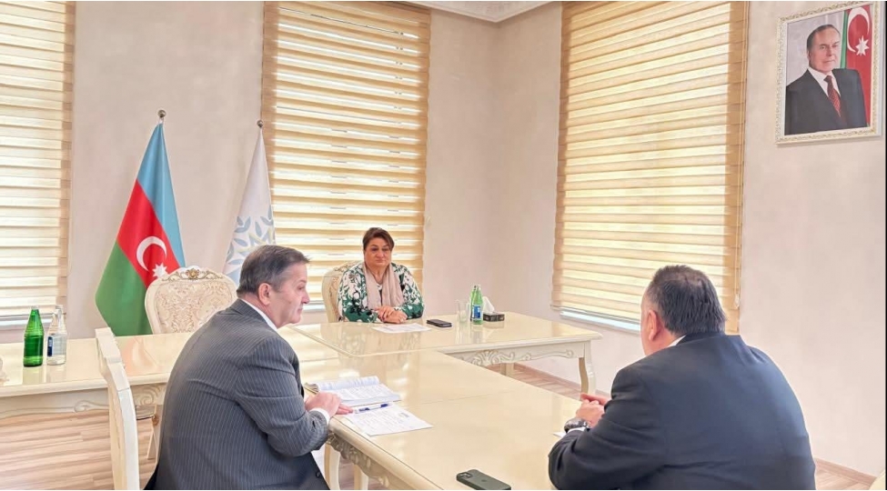 hicran-huseynova-sumqayitda-sechicilerle-gorushub-2