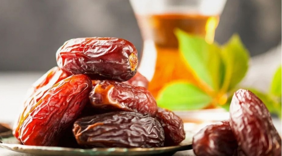 ramazanda-xurma-istehlakinin-faydalari