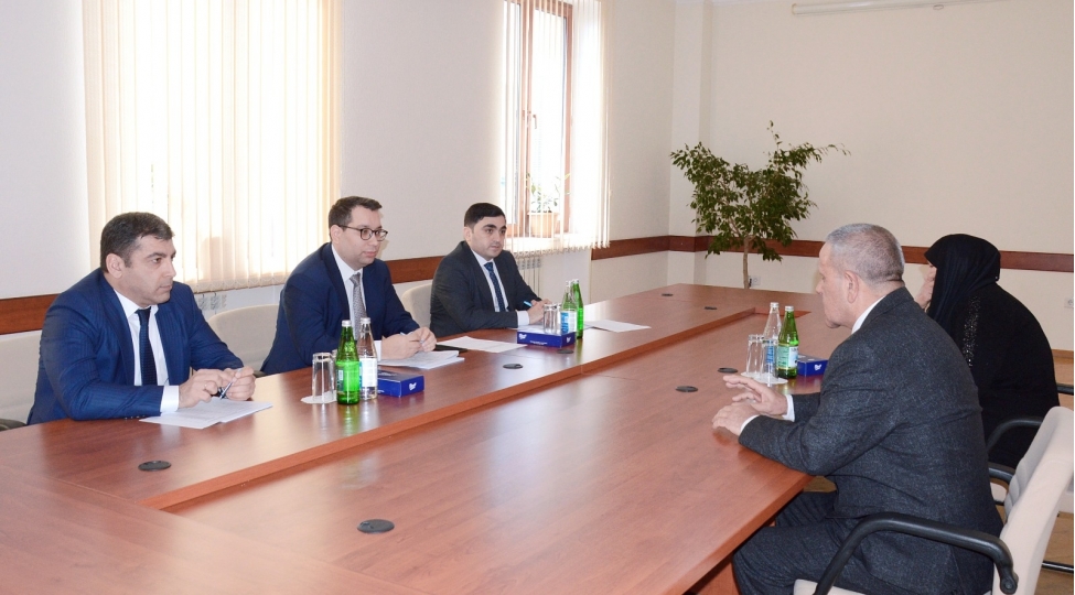 elm-tehsil-ve-insan-resurslari-shobesinin-mudiri-ferid-necefov-masallida-vetendashlari-qebul-edib