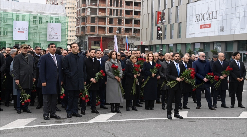 socar-in-prezidenti-rovshen-necef-ve-shirketin-kollektivixocali-soyqirimi-abidesini-ziyaret-edibler