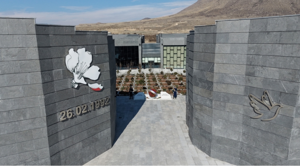 xocali-soyqirimi-memoriali-fotolar