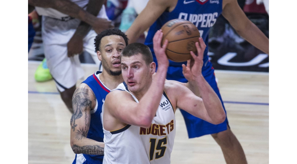 nba-boston-seltiksin-qelebe-seriyasi-basha-chatib