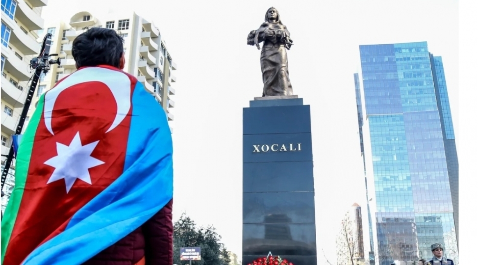 azerbaycan-xalqi-xocali-soyqirimi-qurbanlarinin-xatiresini-yad-edir