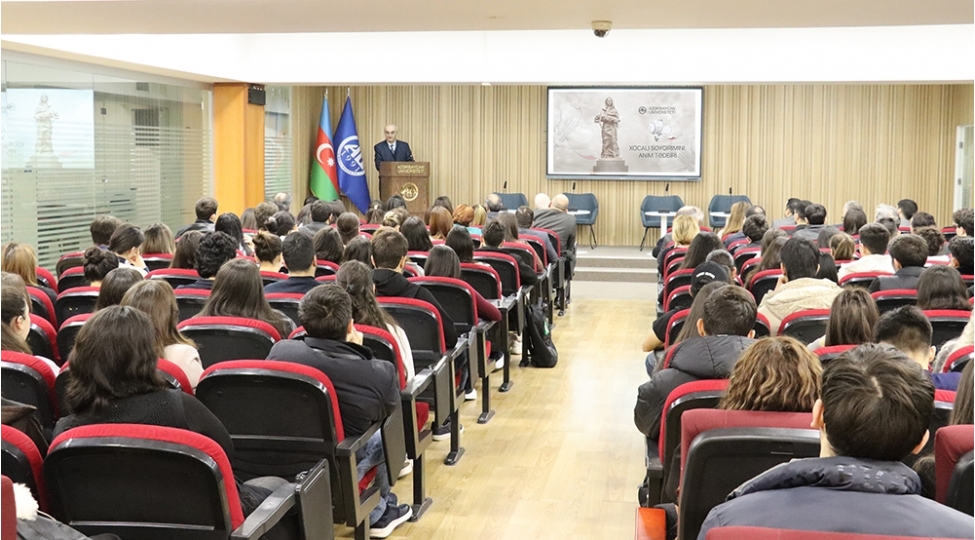 azerbaycan-universitetinde-xocali-soyqirimi-qurbanlarinin-xatiresi-anilib