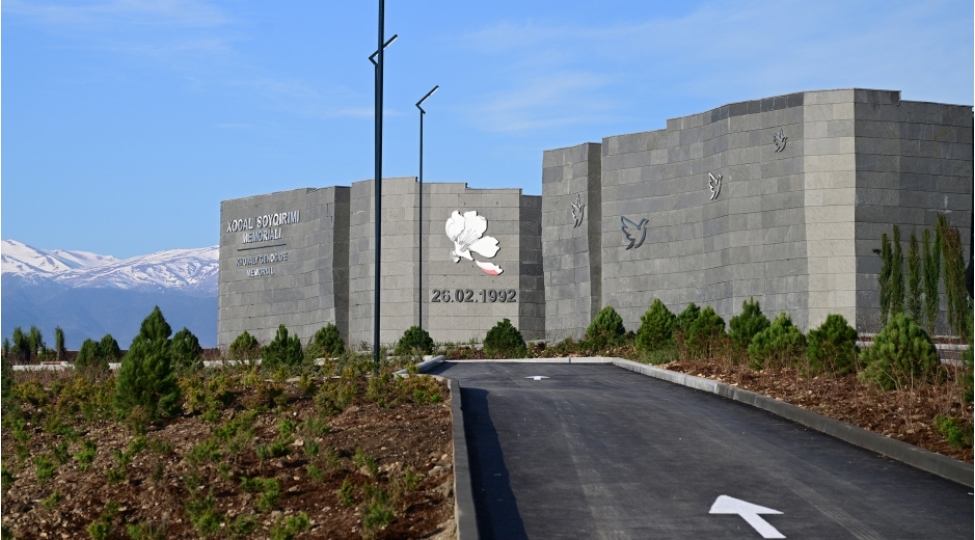 xocali-soyqirimi-memorialinin-achilishi-tarixi-edaletin-tentenesi