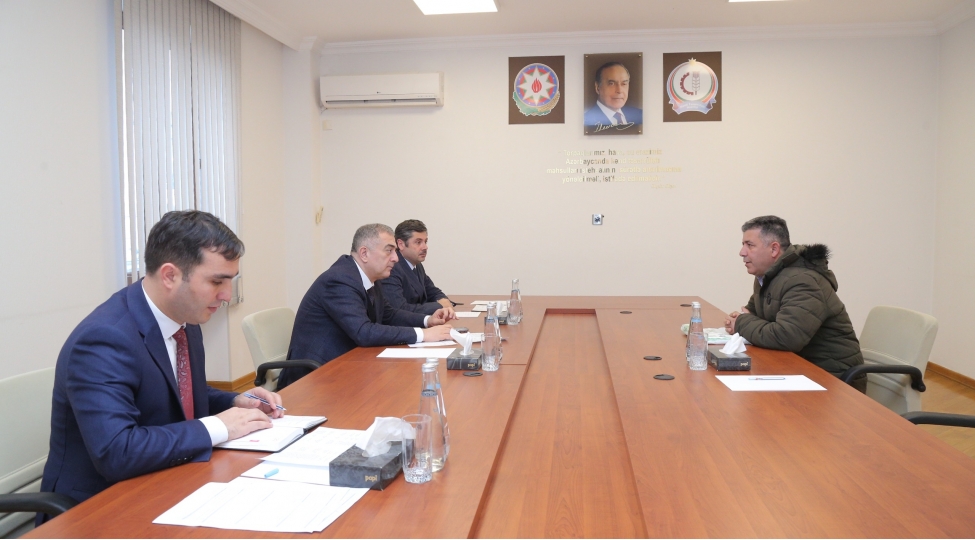 elchin-zeynalov-haciqabulda-vetendashlari-qebul-edib-teserrufatlara-bash-chekib