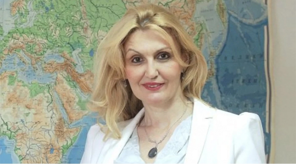 nikola-tesla-universitetinin-dekani-azerbaycan-sherqle-qerb-arasinda-korpu-rolunu-oynayir