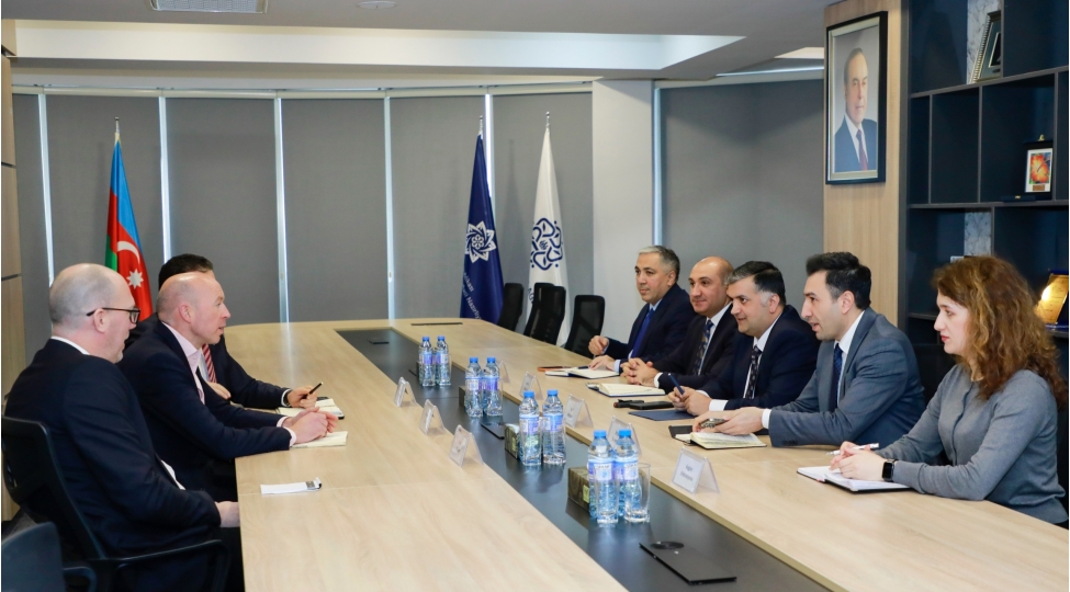 agentlikde-linkedin-platformasinin-numayendeleri-ile-gorush-kechirilib