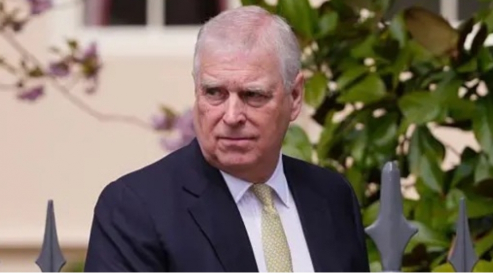 mark-karni-endryunun-taxt-tac-varisliyi-siyahisindan-chixarilmasi-ile-bagli-chagirish-edib