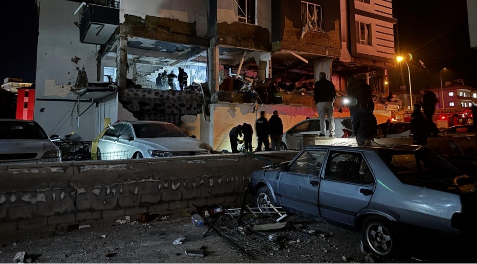 14-mertebeli-yashayish-binasinda-qaz-partladi-12-yarali