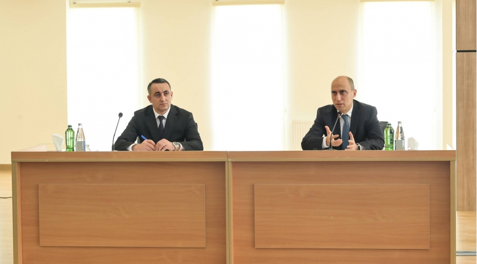 emin-emrullayev-ishgaldan-azad-olunmush-erazilerde-chalishan-muellimlerle-gorushub