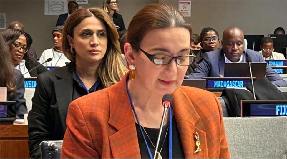 azerbaycanin-qadin-siyaseti-bmt-de-deyirmi-masada-teqdim-olunub