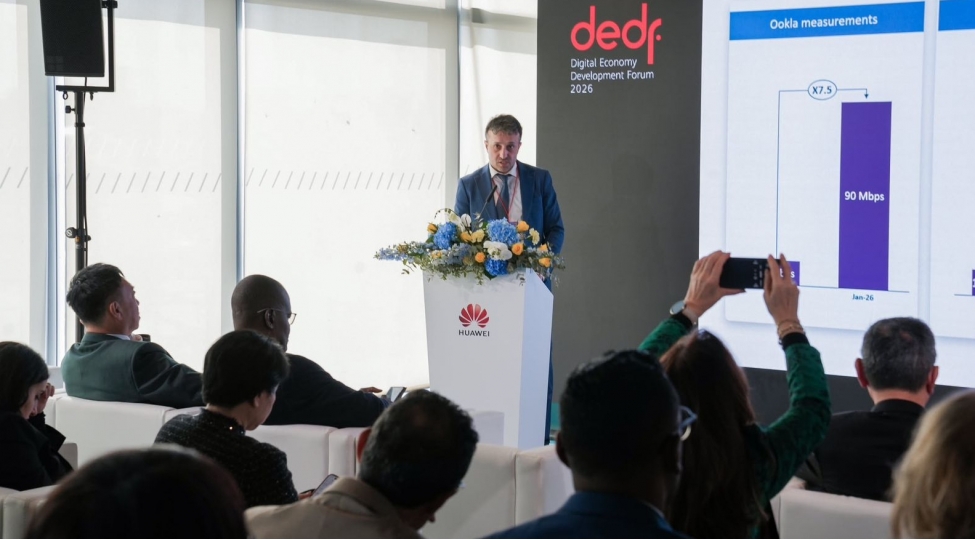 aztelekom-reqemsal-transformasiya-tecrubesini-beynelxalq-forumda-teqdim-edib