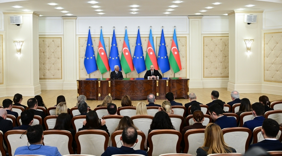 prezident-ilham-eliyev-ve-antonio-koshta-azerbaycanin-wuf13-e-ev-sahibliyini-ehemiyyetli-tohfe-kimi-alqishlayiblar