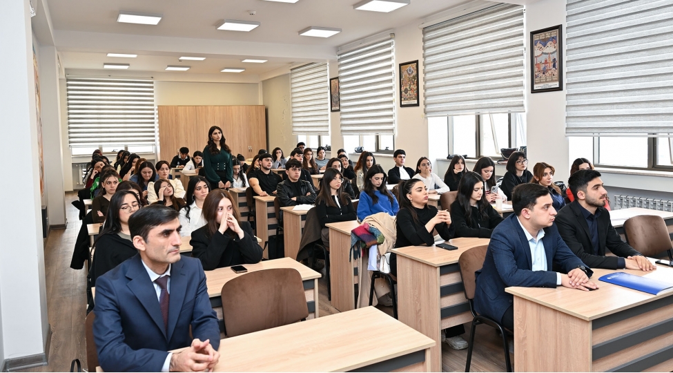 baki-dovlet-universitetinin-telebeleri-uchun-istehlakchi-huquqlari-barede-achiq-ders-teshkil-olunub
