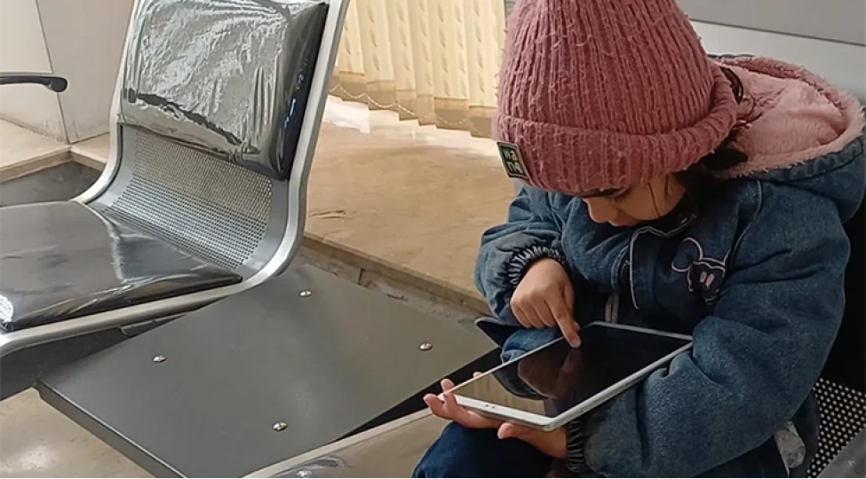 azerbaycanin-bir-diplomati-ve-uch-chin-vetendashi-irandan-texliye-olunub