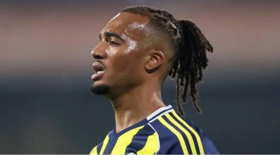 fenerbaxchanin-futbolchusu-atletikonun-hedefinde