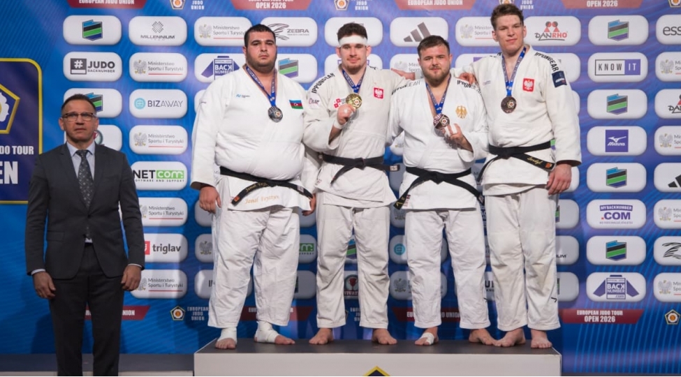 cudo-uzre-boyukler-arasinda-avropa-achiq-turniri-basha-chatib