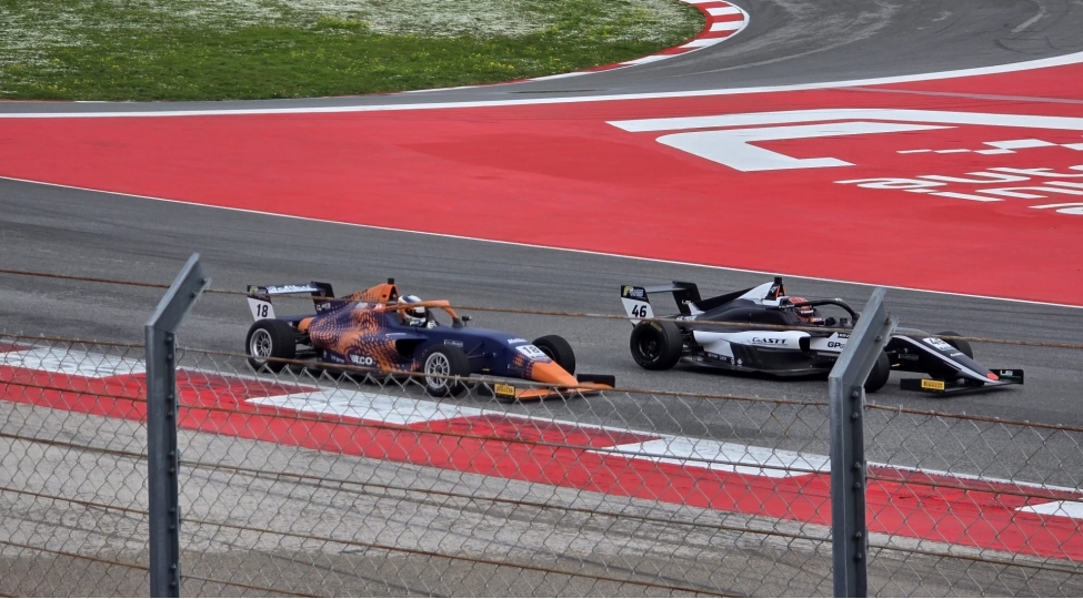 16-yashli-azerbaycanli-pilot-davin-ceferov-portimaoda-formula-4-testlerini-ugurla-basha-vurub