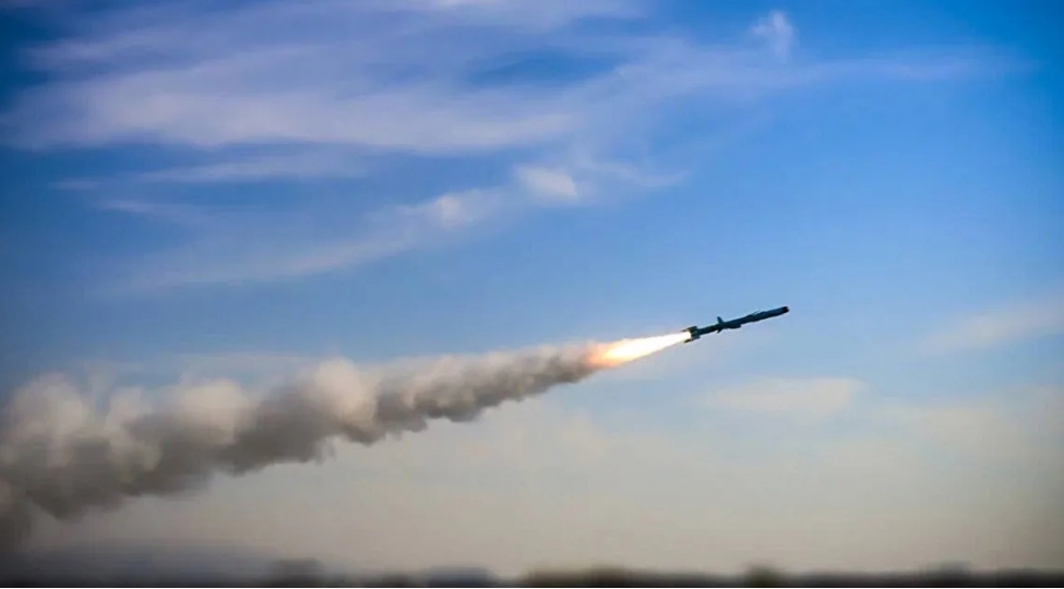 ebu-dabide-raket-qaliqlarinin-dushmesi-neticesinde-pakistan-vetendashi-olub