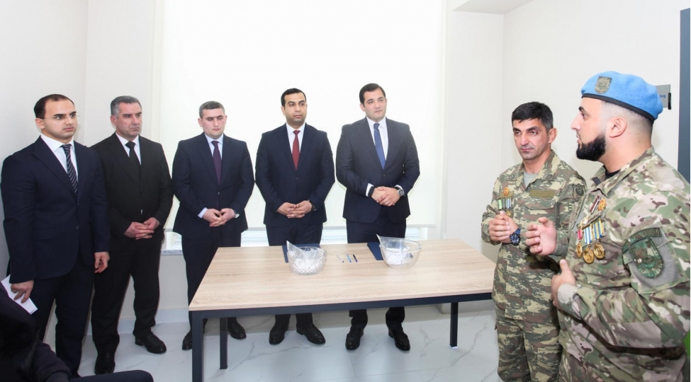 terterde-shehid-ailelerine-ve-muharibe-ile-elaqedar-elilliyi-olan-shexslere-daha-25-menzil-verildi