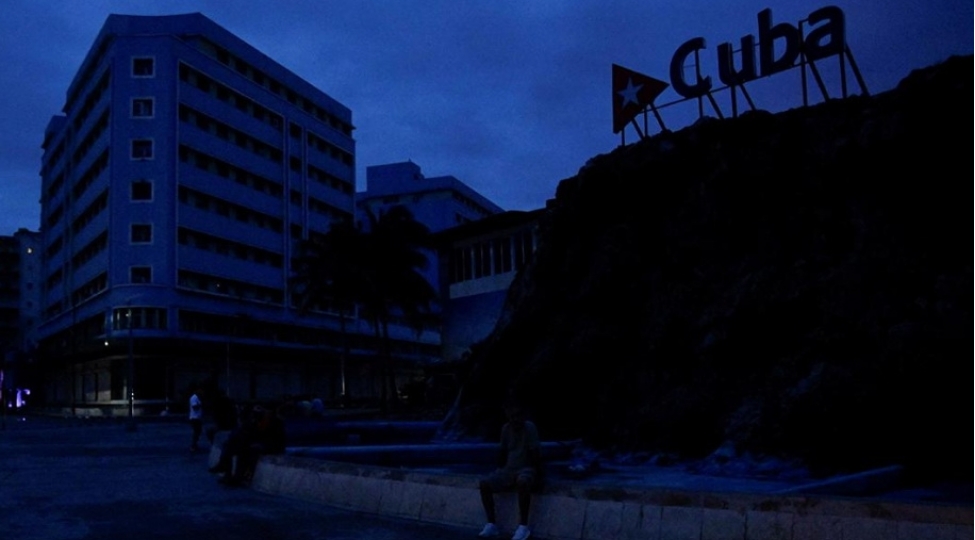 kuba-qaranliqda-olkede-enerji-bohrani-yashanir