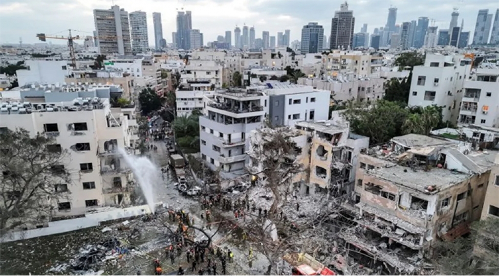 irandan-tel-evive-raket-hucumu-yaralananlar-var