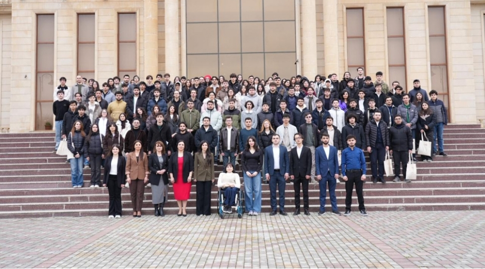 urban-hackathon-2026da-gencler-dayaniqli-sheher-mobilliyi-uchun-heller-teqdim-edib