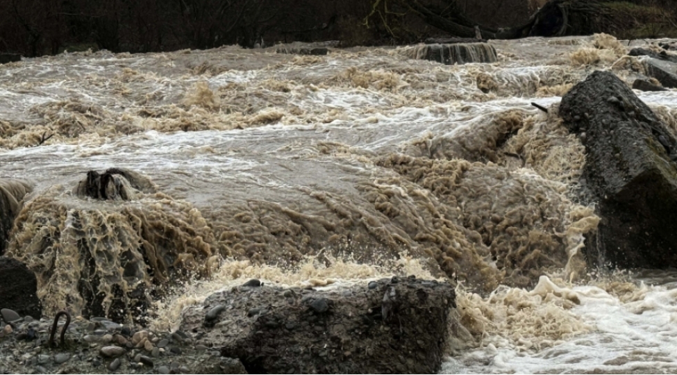 yagintilar-neticesinde-respublikanin-ekser-chaylarinda-sululuq-artib