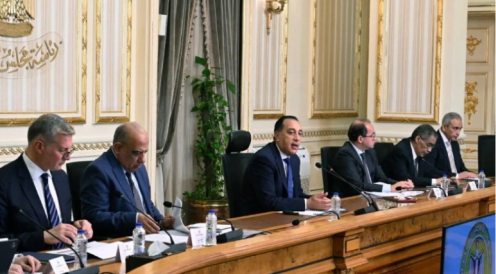 misir-hokumeti-yanacaq-serfiyyatini-azaltmaq-uchun-iri-layihelerin-icrasini-muveqqeti-lengidir