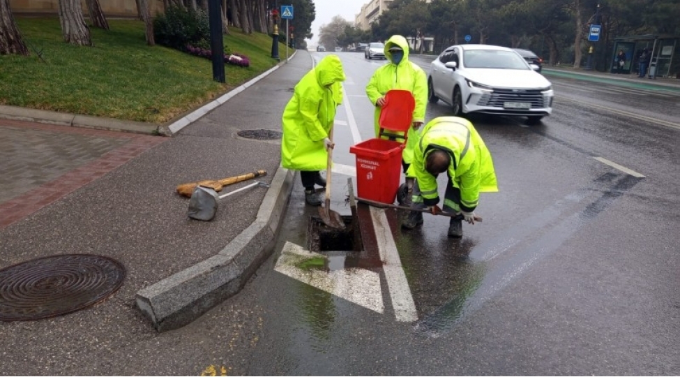 kommunal-xidmetler-seferber-olduyagishin-fesadlari-aradan-qaldirilir-foto