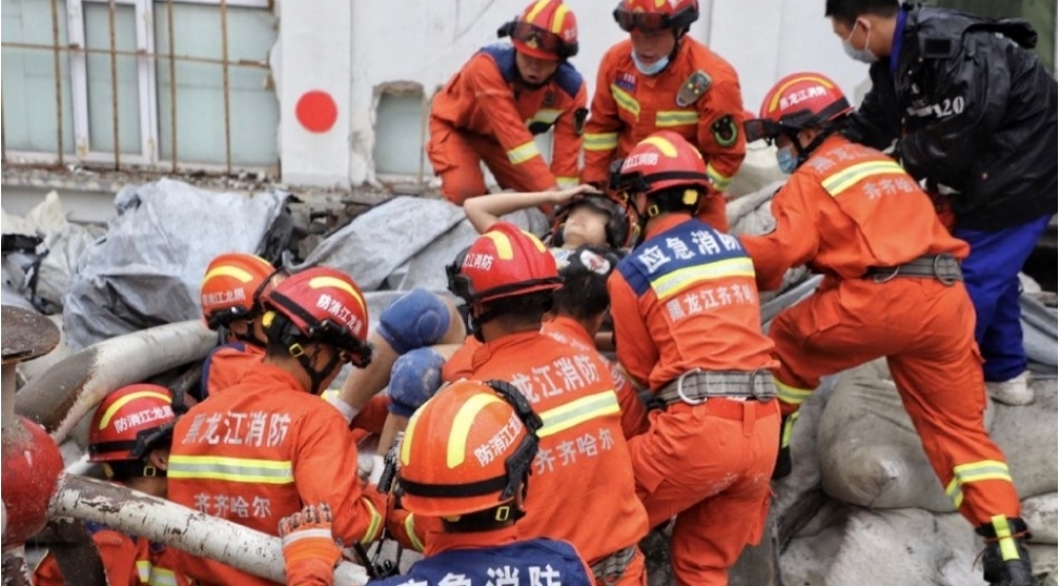 chinde-bina-uchub-9-nefer-daginti-altinda-qalib