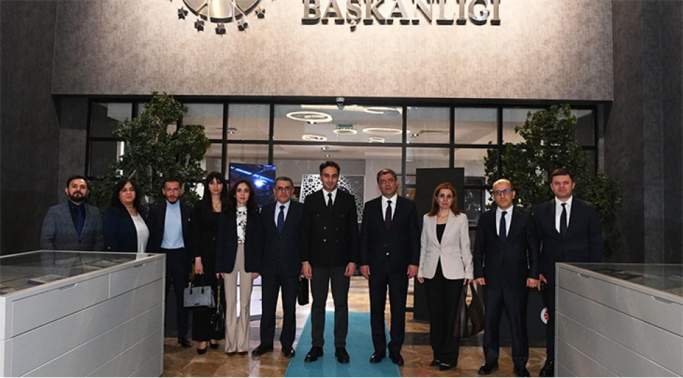 azerbaycan-numayende-heyeti-turkiyenin-dezinformasiya-ile-mubarize-merkezini-ziyaret-edib