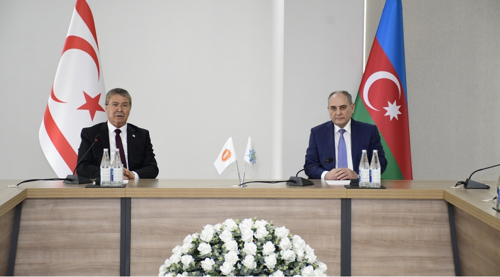 yap-sedrinin-muavini-ile-ulusal-birlik-partiyasinin-sedri-arasinda-gorush-kechirilib-foto-2