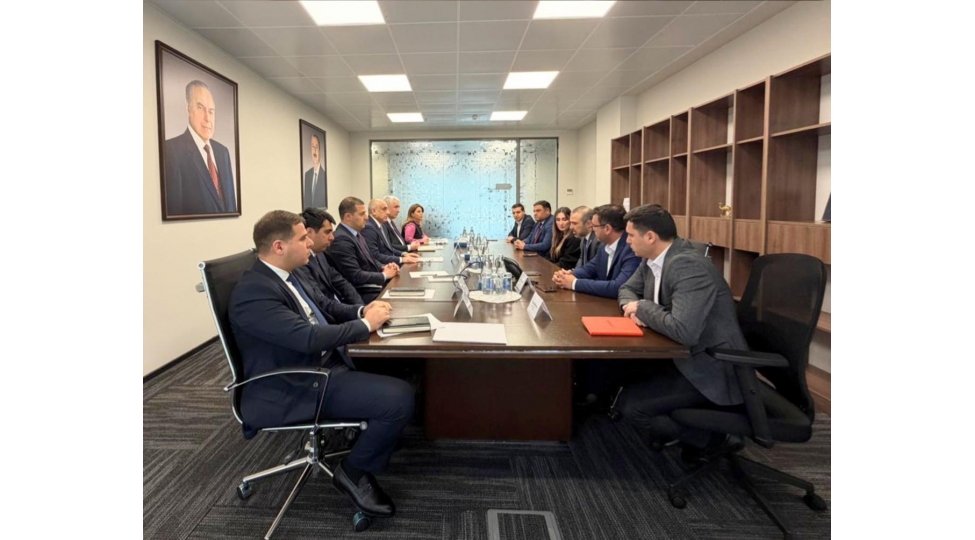 adra-da-ticaret-shebekeleri-ile-emekdashliq-meseleleri-muzakire-edilib