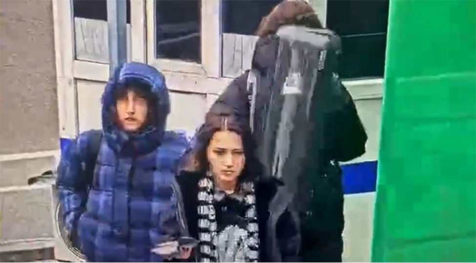 nizami-kino-merkezinin-divarina-qraffiti-chekilmesinin-goruntuleri-video