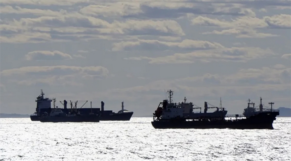 iran-hormuz-bogazinda-israille-elaqeli-gemiye-hucum-edib