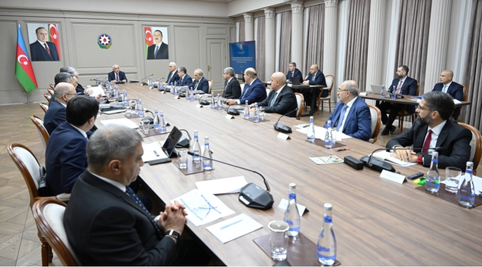 iqtisadi-shuranin-ve-azerbaycan-investisiya-holdinqinin-mushahide-shurasinin-birge-iclasi-kechirilib
