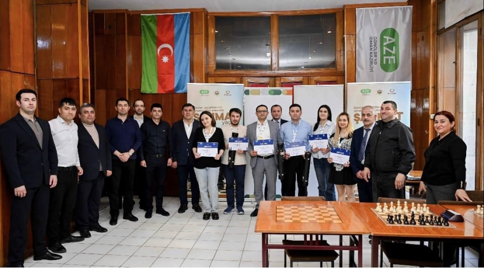 dovlet-qurumlarinin-emekdashlari-arasinda-shahmat-yarishi-kechirilib