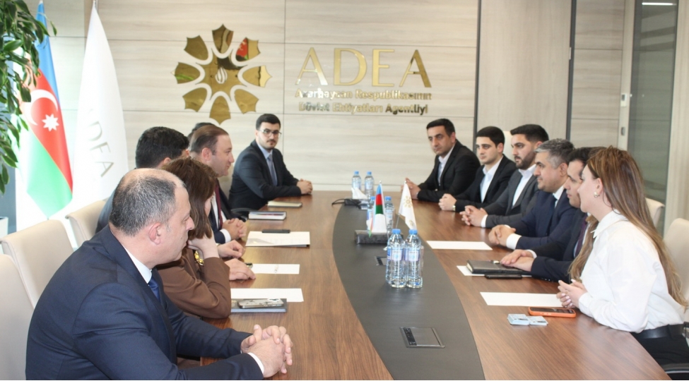 nizami-rayonunda-yap-a-uzv-olmush-bir-qrup-shexse-vesiqeleri-teqdim-edilib