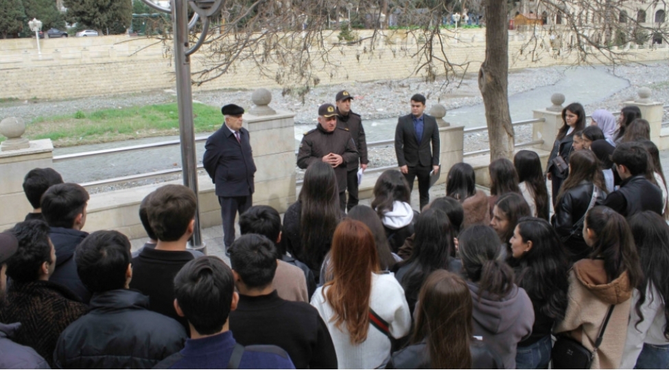 sel-tehlukeli-erazilerde-yashayanlar-tehlukeden-qorunmagin-yollari-barede-maariflendirilibler