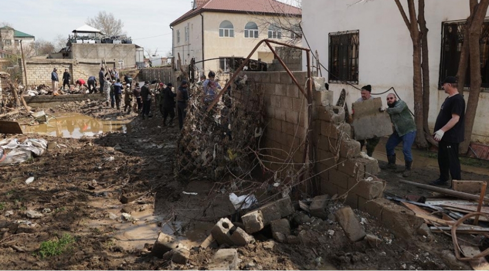 dagistanda-760-dan-chox-ev-su-altinda-qalib