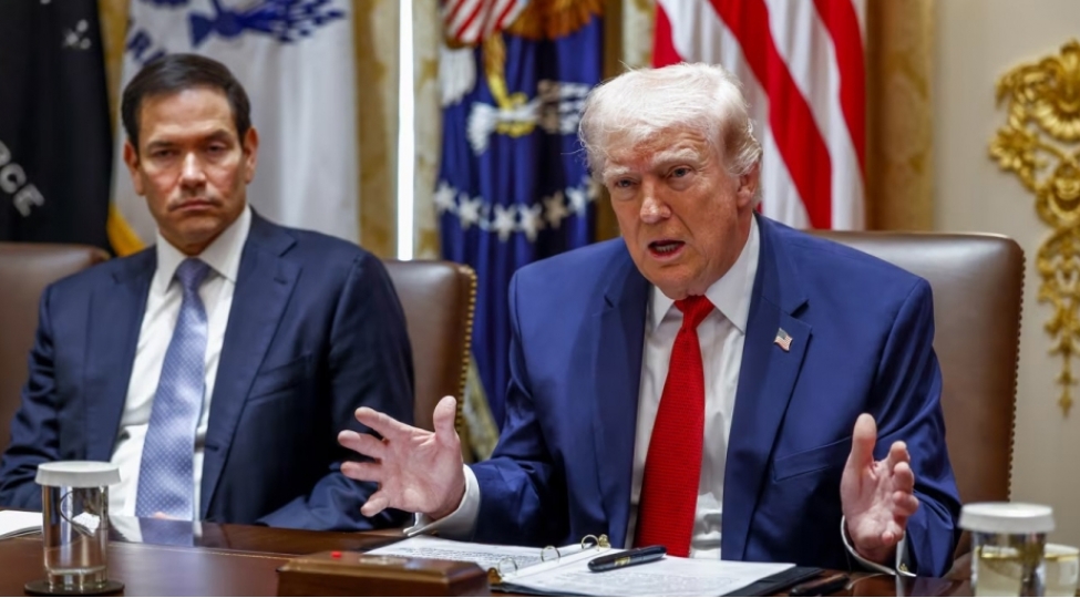 tramp-herbi-deniz-quvvelerine-hormuz-bogazina-girmeye-ve-ya-chixmaga-chalishan-butun-gemileri-bloklamagi-tapshirib