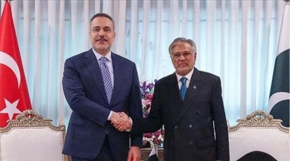 turkiyenin-ve-pakistanin-xarici-ishler-nazirleri-arasinda-telefon-danishigi-olub