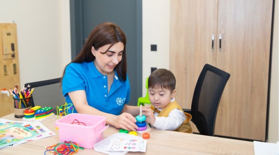 elilliyi-olan-ushaqlar-uchun-yeni-gunerzi-qaygi-merkezi-istifadeye-verilib