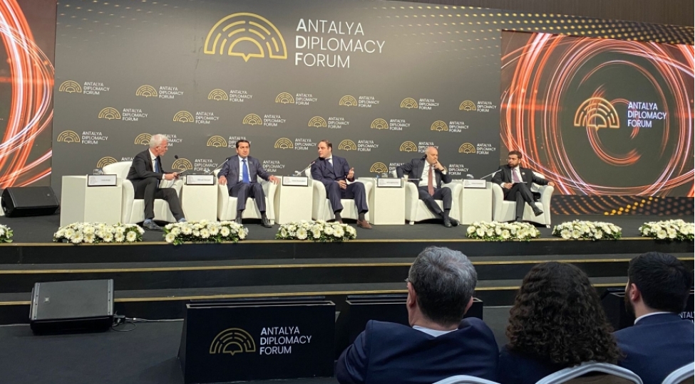 levan-jorjoliani-cenubi-qafqaz-olkelerinin-ortaq-baxishi-xalqlarimizin-daha-firavan-yashayacagina-qeti-inam-yaradir