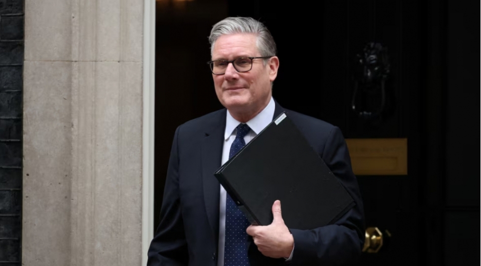 kir-starmer-sefir-qalmaqalina-gore-mesuliyyeti-xarici-ishler-nazirliyinin-uzerine-qoyub